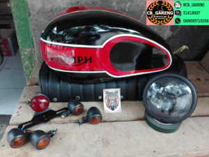 Tangki Triumph Merah