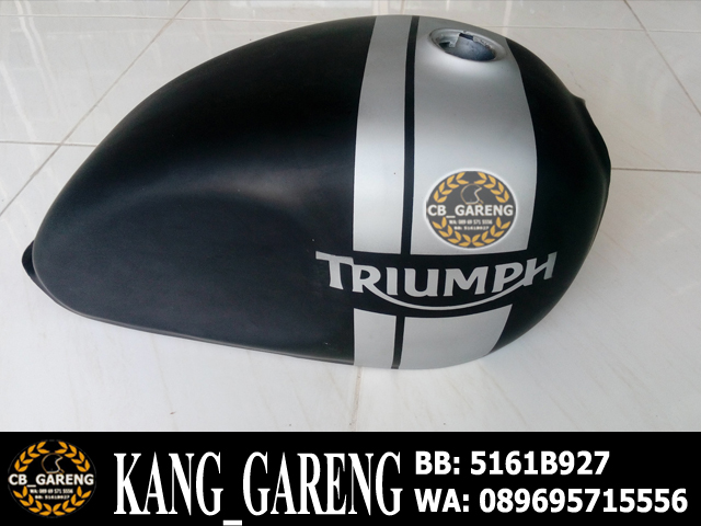 Tangki Triumph Hitam