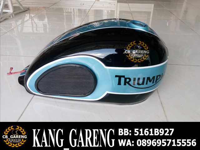 Tangki Triumph Hitam Biru